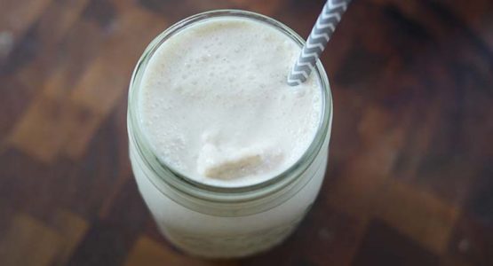 طرز تهیه میلک شیک کره بادام زمینی کتوژنیک